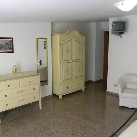 Hotell Fernanda 3*
